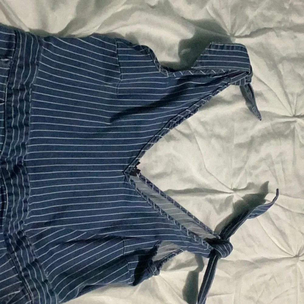 Stylish Blue Denim Overalls - Picture 2 of 4